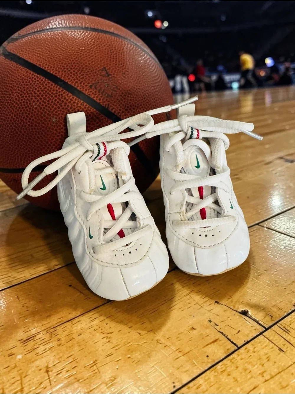 Nike Little Posite Pro CB “Gucci-White” EUC Size 2C Baby